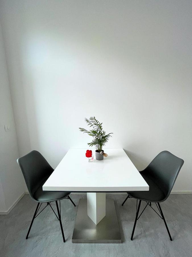 Riverside Apartment *