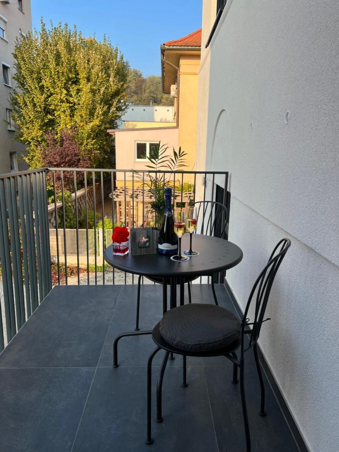 Riverside Apartment *